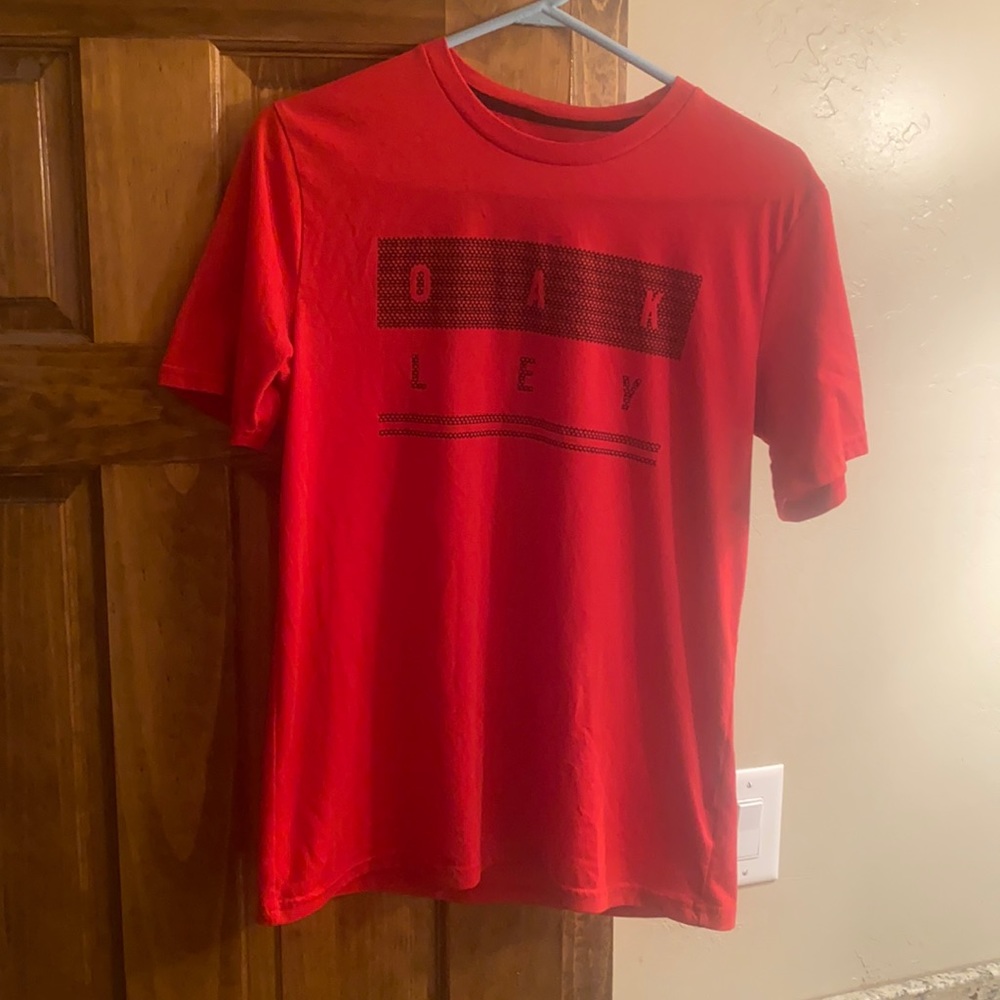 Boys Oakley Small tee shirt